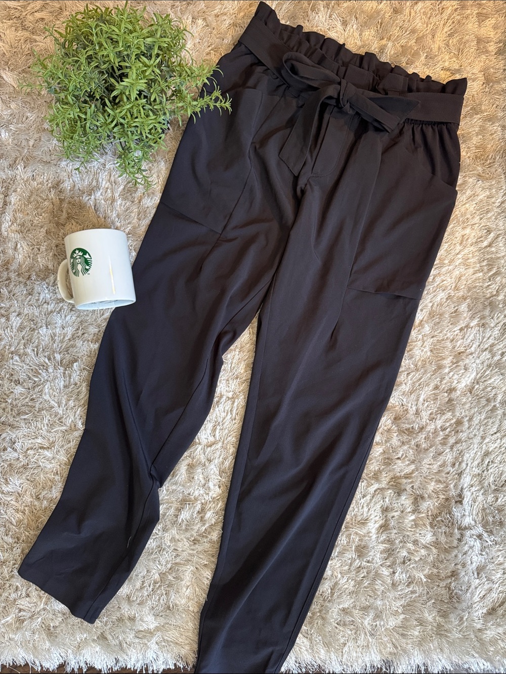 EUC Athleta High-Waist Paperbag Tie-Front Pants Black 2